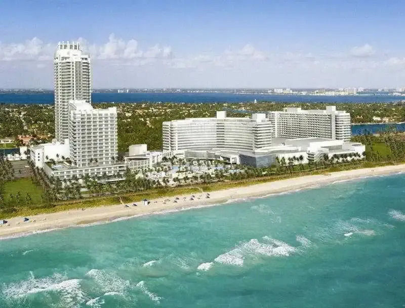 Fontainebleau Miami Beach Versailles Tower