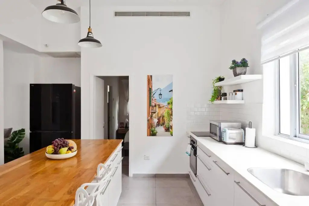 Beautifully Renovated 2BR with Balcony Beachfront*