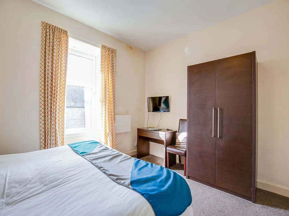The Richmond Arms Hotel by OYO