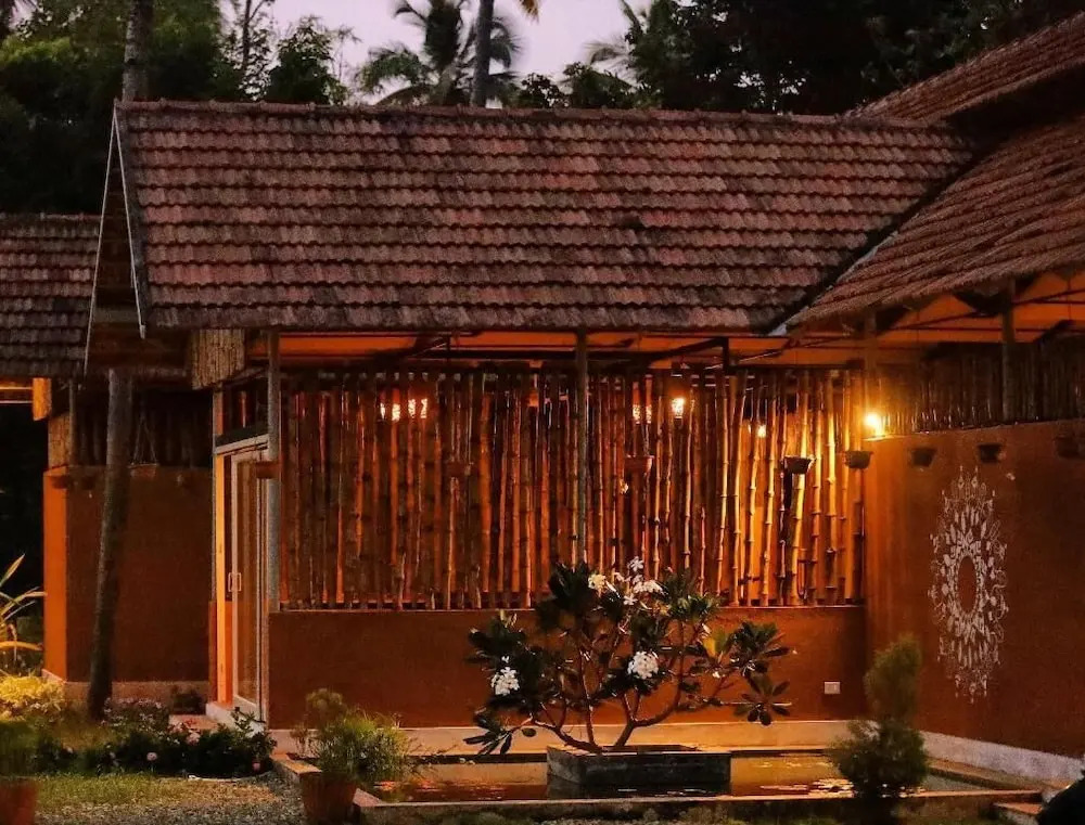 Pura Vida Varkala