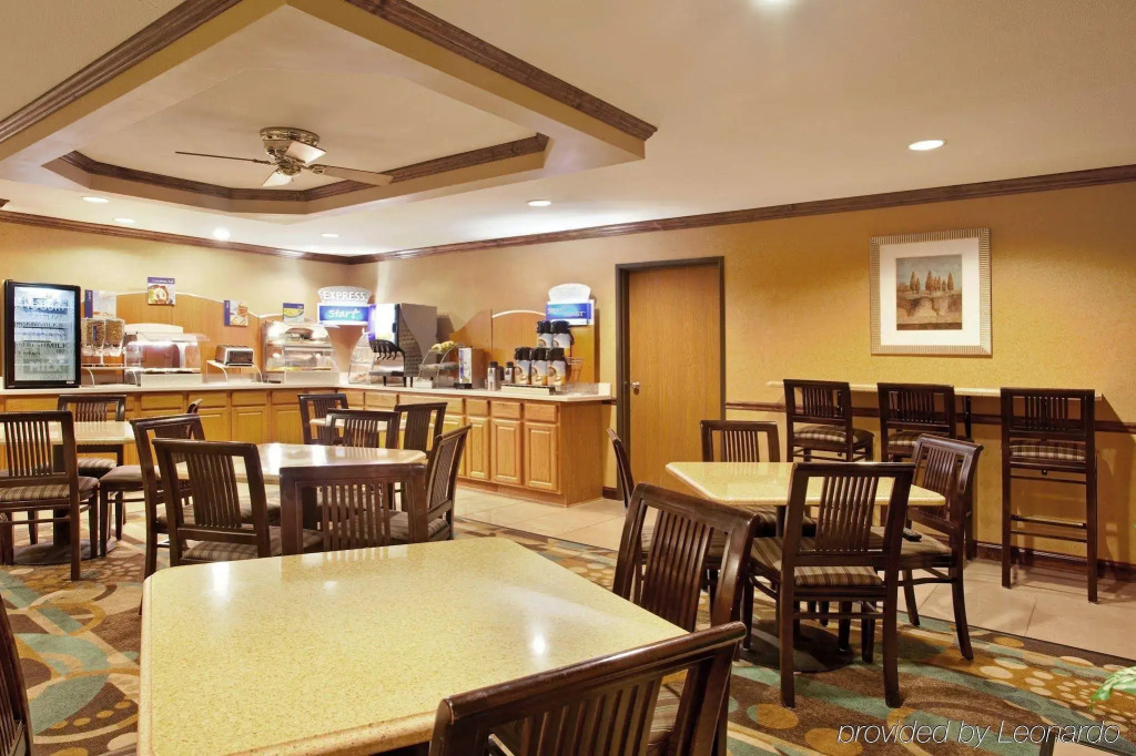 Holiday Inn Express Tuscola by IHG