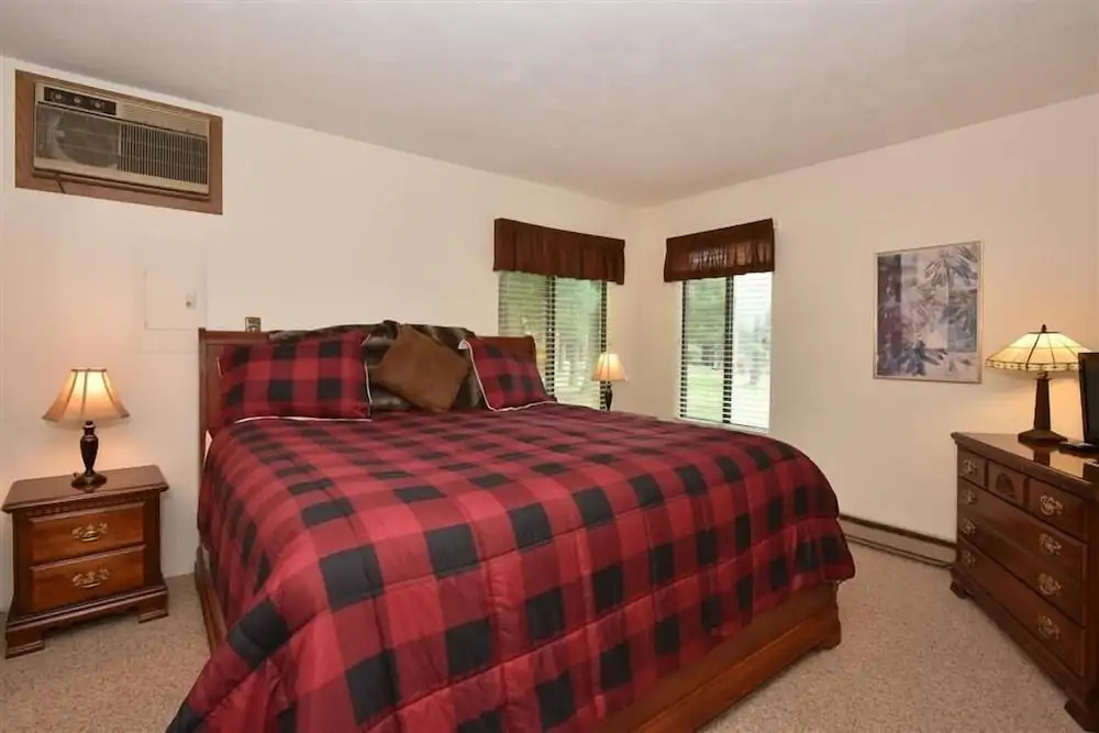 Seven Springs 1 BR Condo, Single Level! by RedAwning
