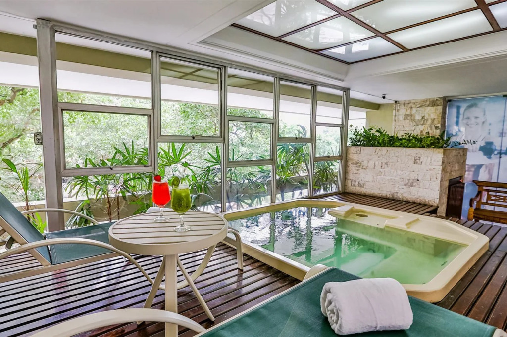 Copacabana Suites