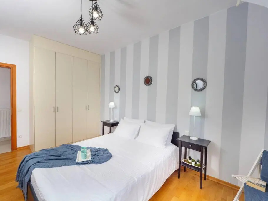 GPK Bright & Stylish 4BR - Central with Free Parking