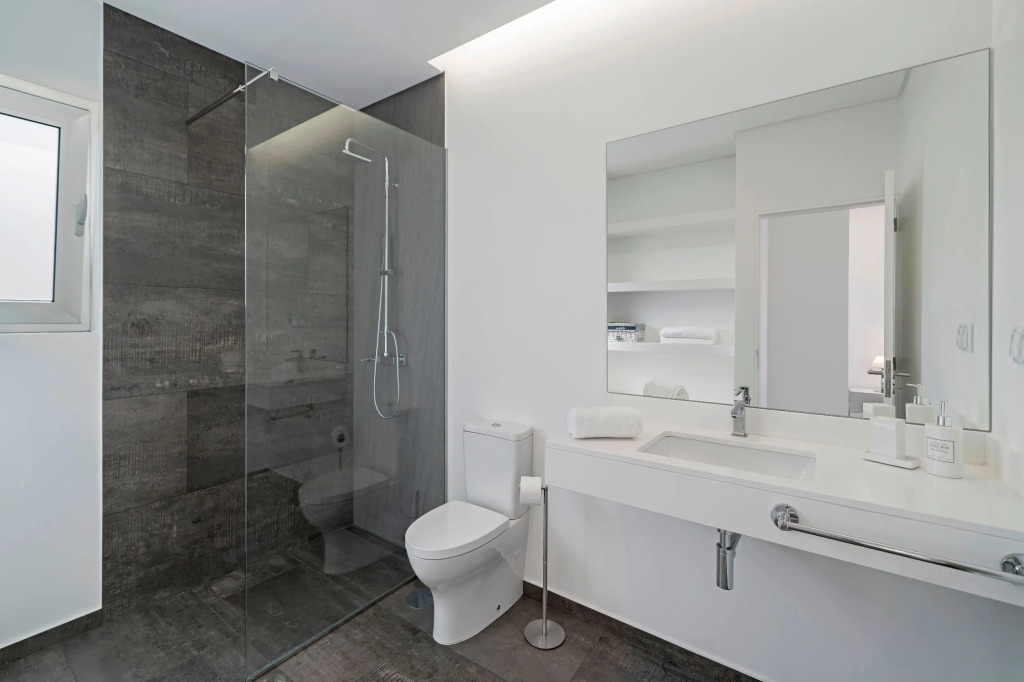 Beautiful Modern Villa in Calheta – CalhetaScape