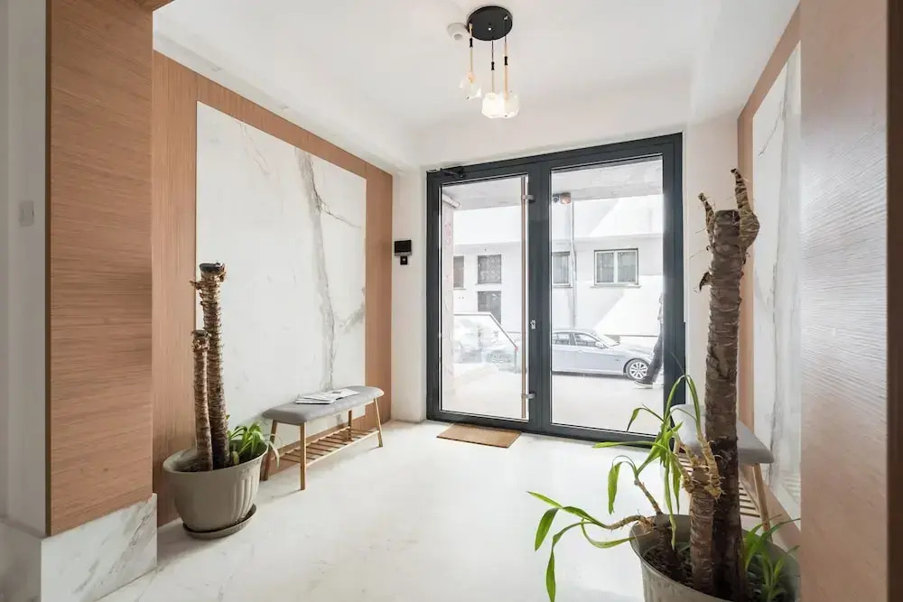 Uphome Suites