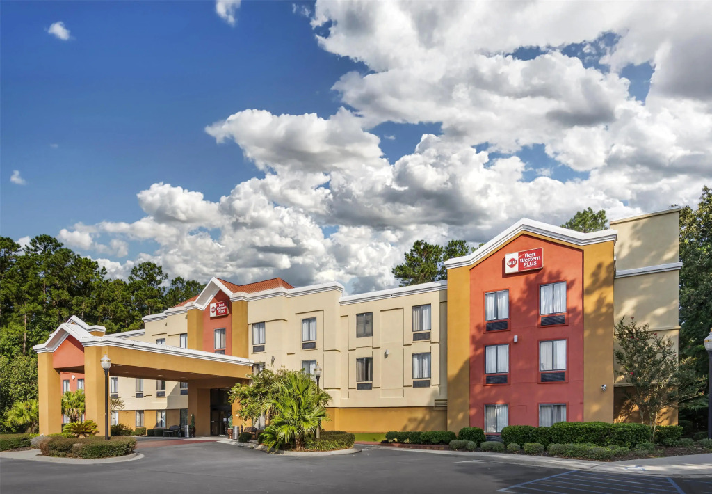 Best Western Plus Richmond Hill Inn