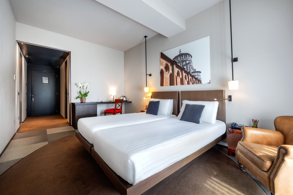 Отель iH Hotels Milano Ambasciatori
