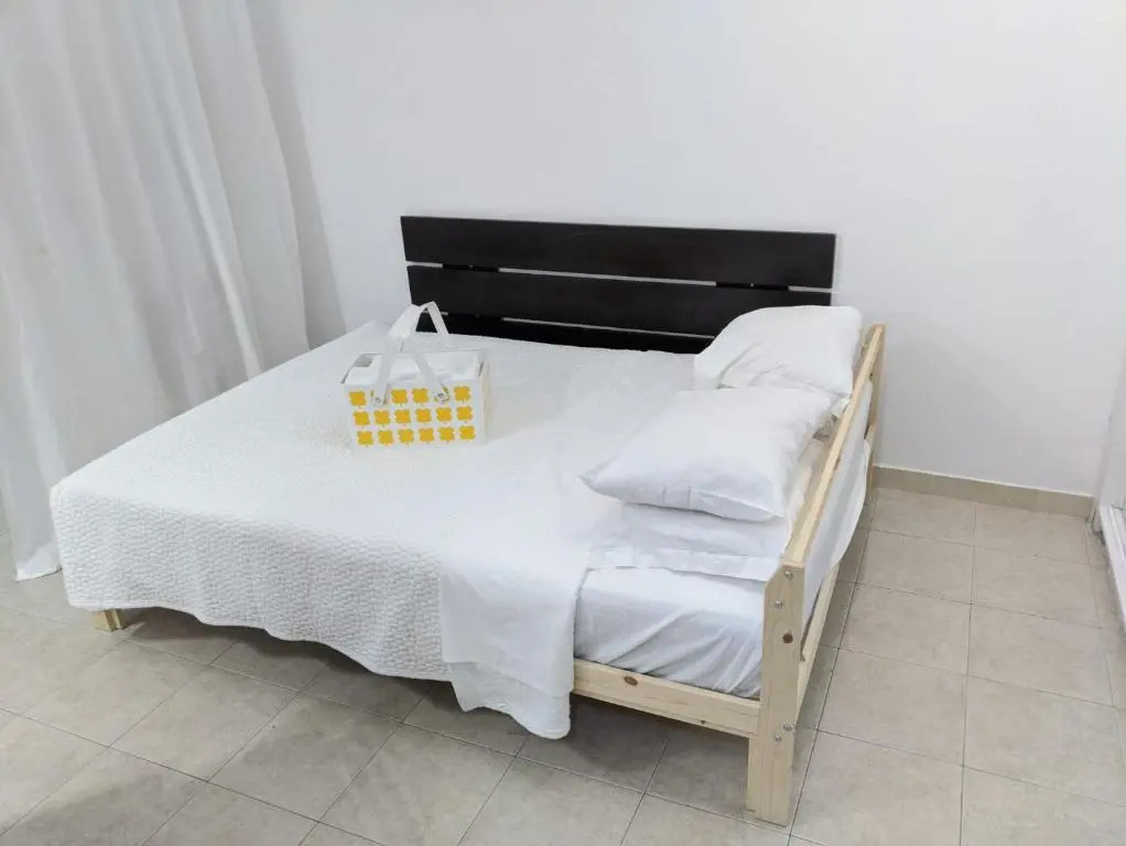 In Bed with Lisbon 15E