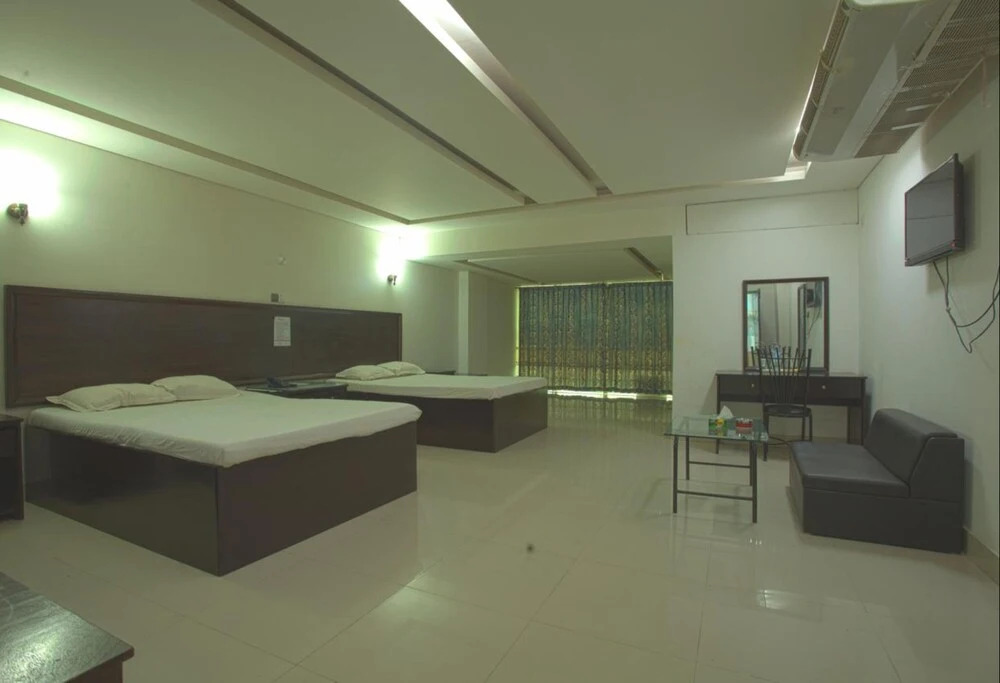 Rax Hotel and Restaurant