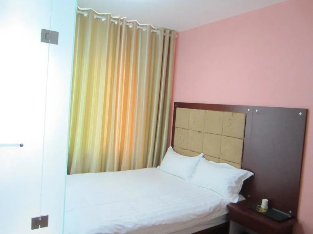 Weishaoye Hotel (Xi'an Ming City Wall West Gate Airport Bus branch)
