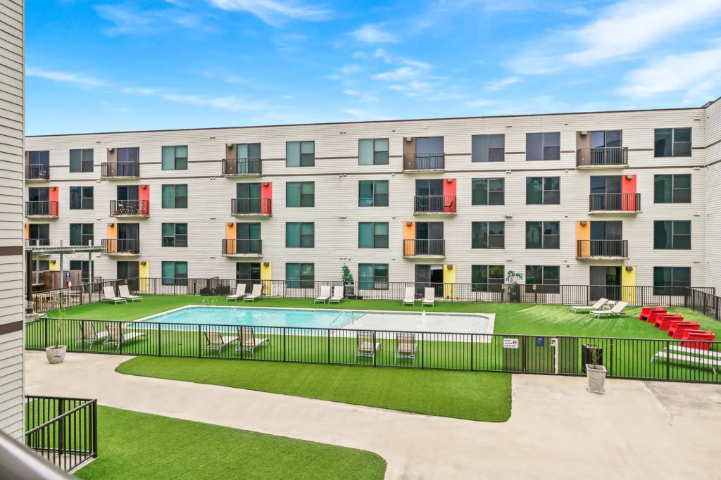 Mid Main Lofts #5225 | Stunning & spacious 1BR loft | Midtown