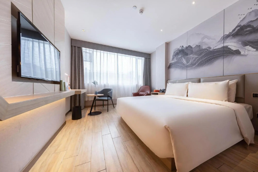 Atour X Hotel Longhua Dalang Business Center
