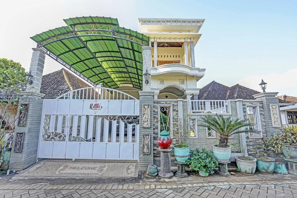 Hotel O Desa Wisata Alam Gosari