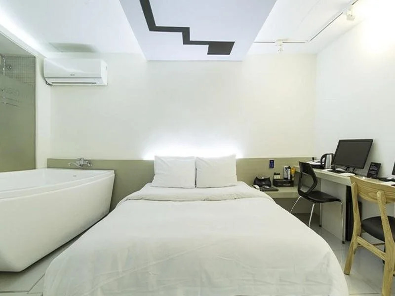 Lusso Hotel