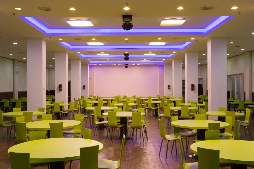 Whinstone Hotel & Resort