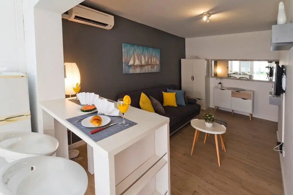 Ina - Modern and Cosy - A1