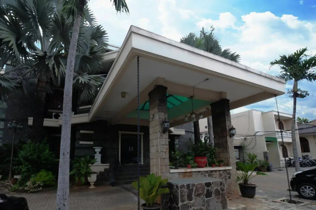 Arimbi Pejaten Suites