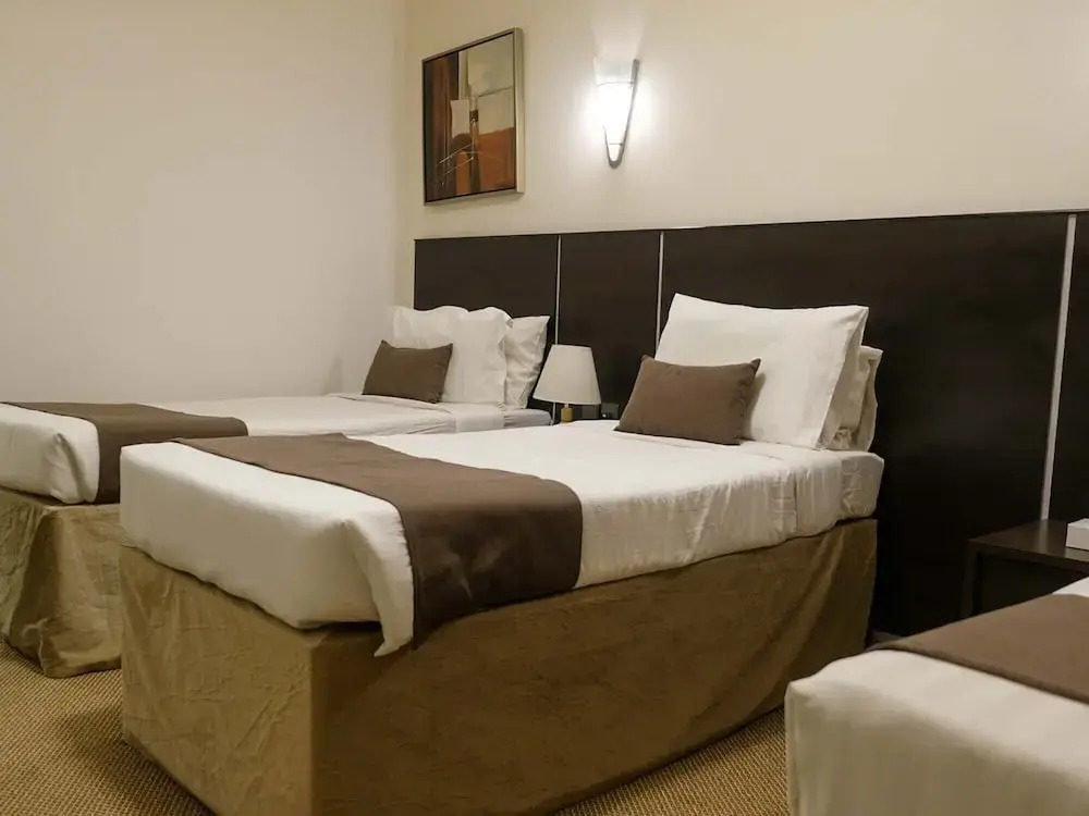 Hussain Biyari Hotel