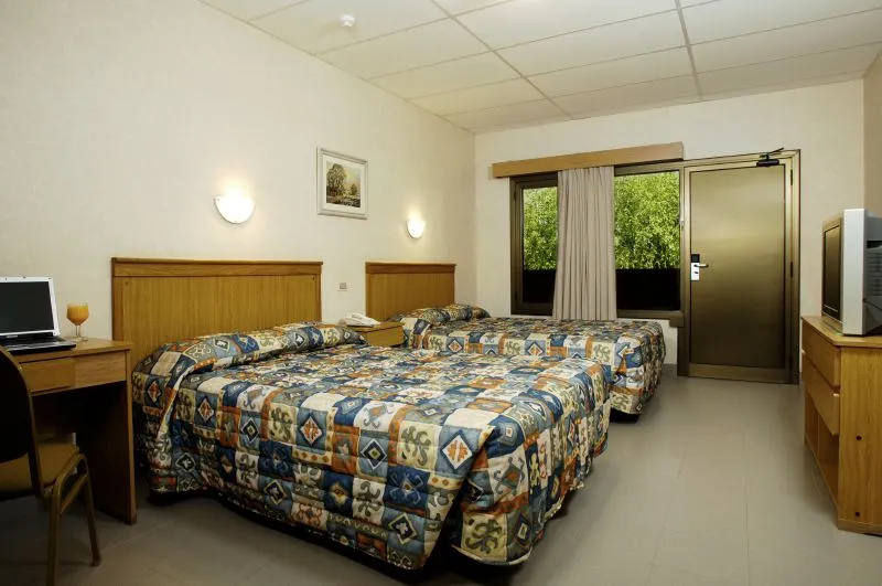 Hotel Land Express Rincón de los Sauces