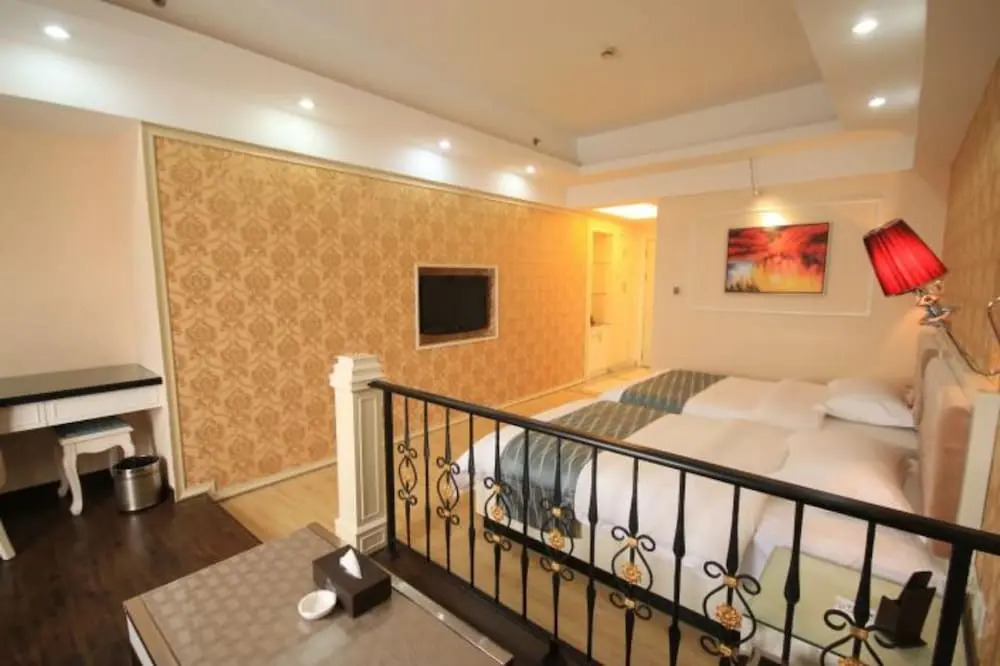 Carnation Business Hotel