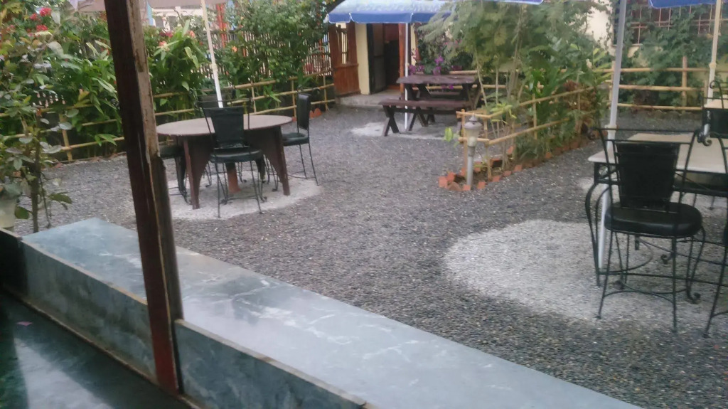 Hotel Arhant Inn