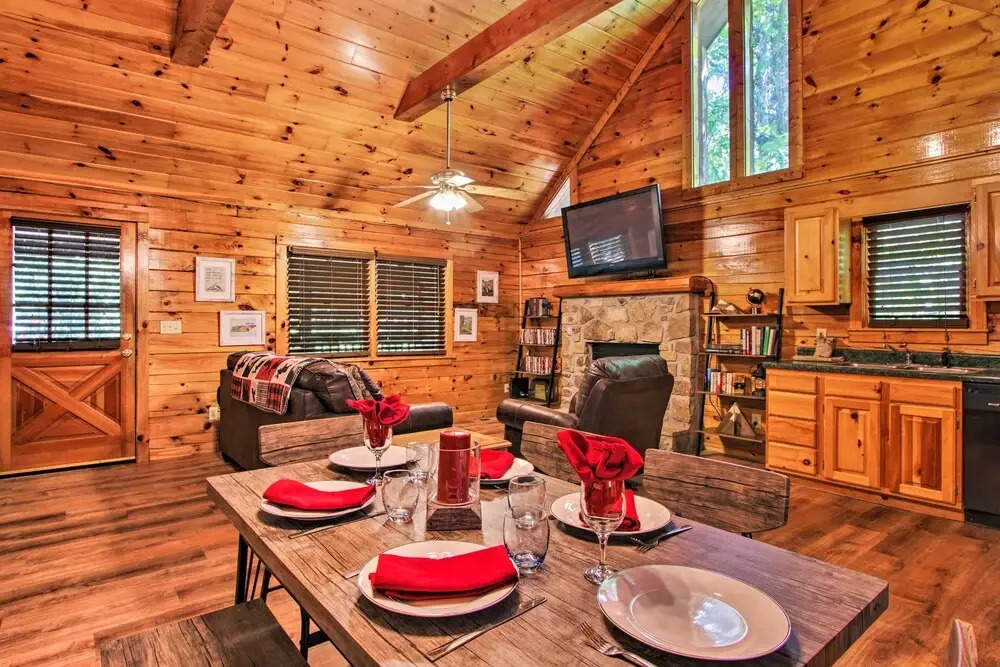Charming Pigeon Forge Cabin w/ Private Hot Tub!