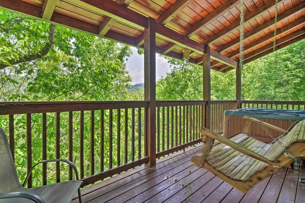 Saltwater Pool & Mtn-view Deck: Pigeon Forge Cabin