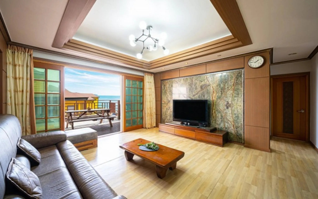 Geojedo Bay One Pension