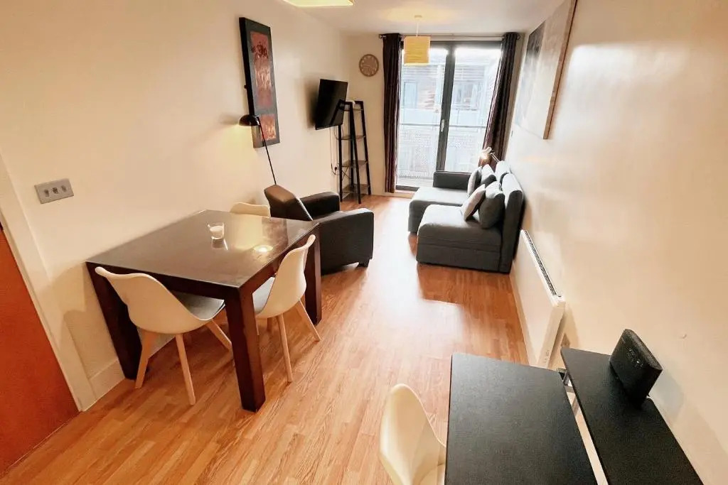 Cosy 1-bedroom Flat, Birmingham City Centre, The Arcadian by Lark Accommodation