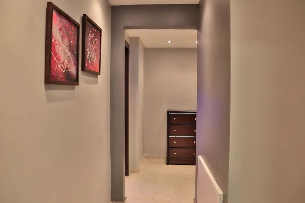 Deluxe Apartments