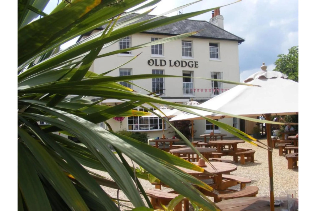 OYO The Old Lodge