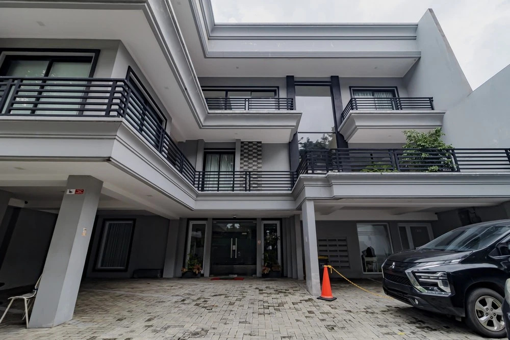RedDoorz near Jakarta International Velodrome