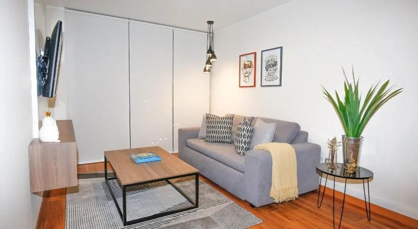 Trendy Host Canvas, Miraflores