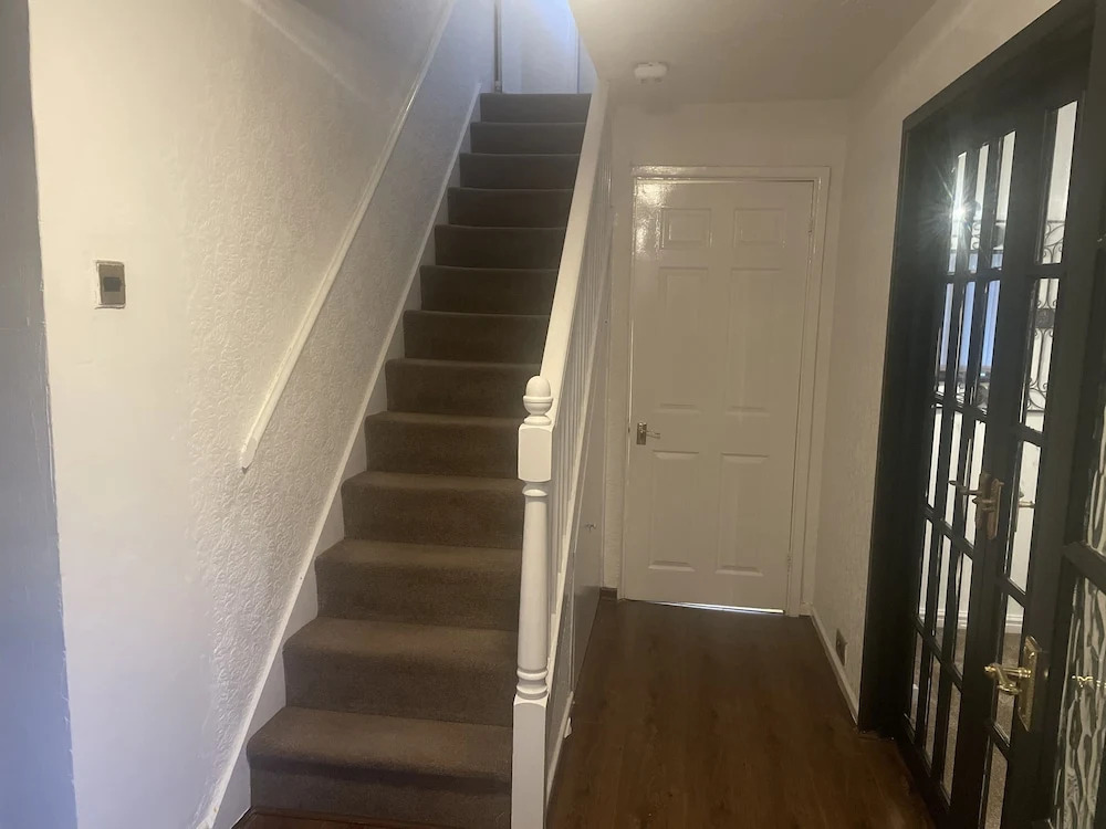 4 Bedroom House - Sleeps 6 - Garden, Bbq, Parking