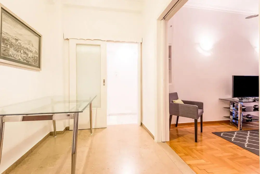 Homey apartment for 4 people in Koukaki