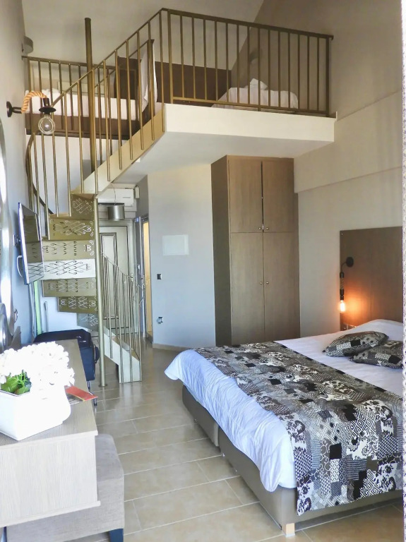 Royalty Suites