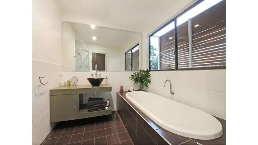 Hilltop Views - Cannonvale