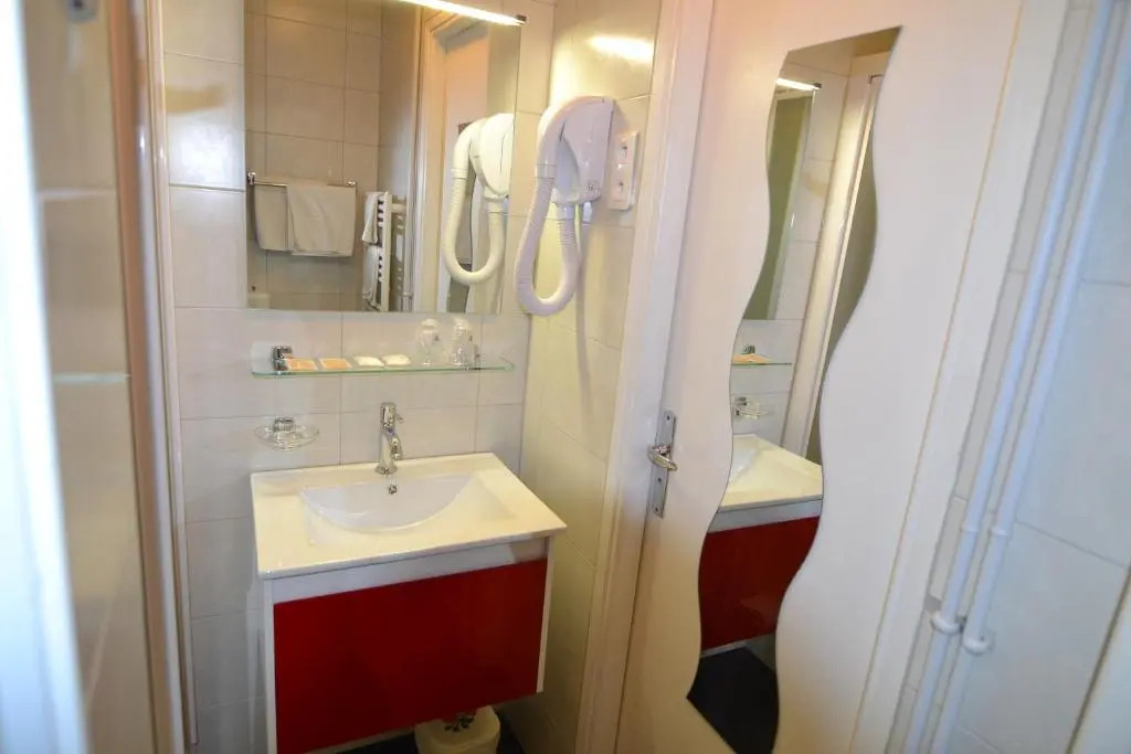 Brit Hotel Cahors Centre - Le Valentre