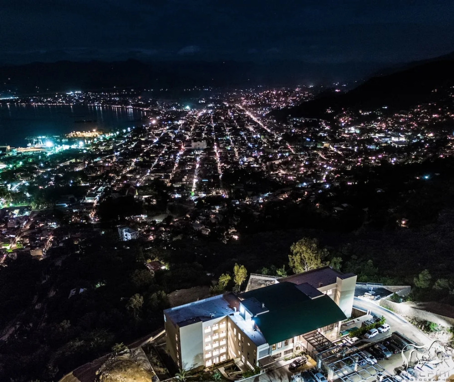 Satama Hotel