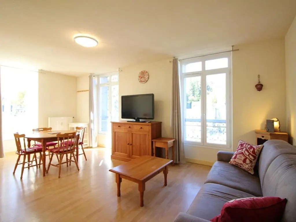 Appartement La Bourboule, 2 pièces, 4 personnes - FR-1-608-116