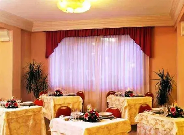 Hotel Universo