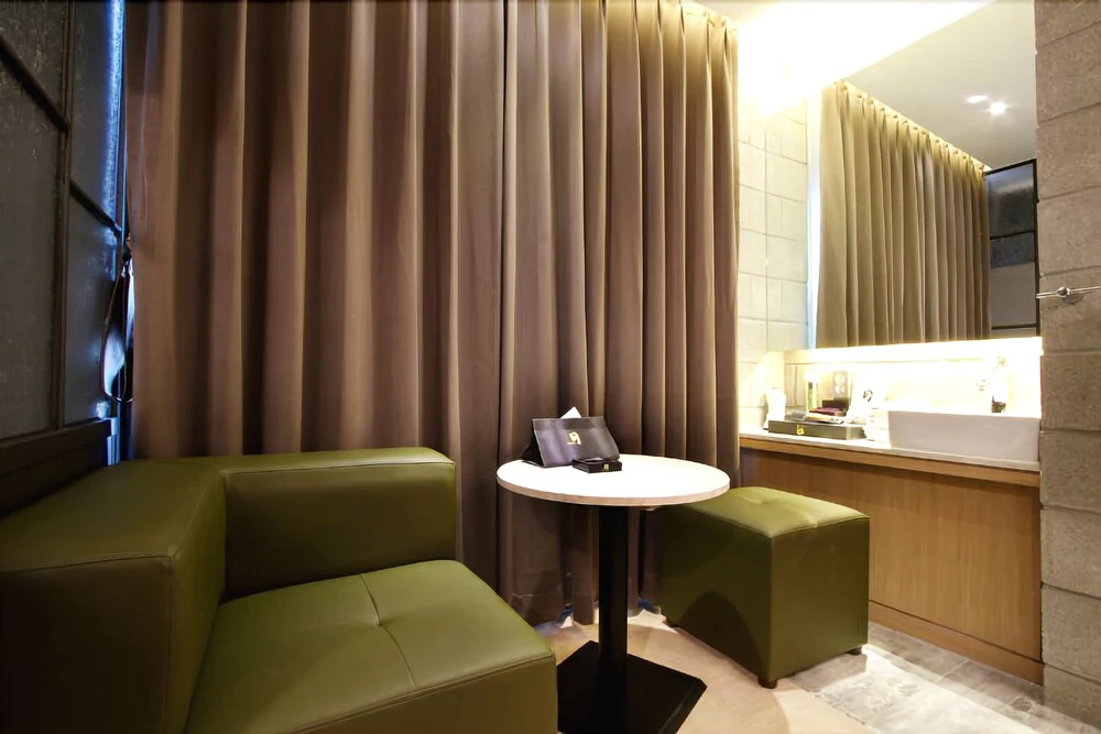 Hotel Moon