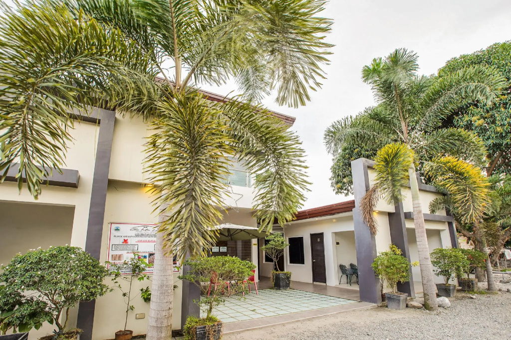 OYO 489 Casa Mia Hotel Suites