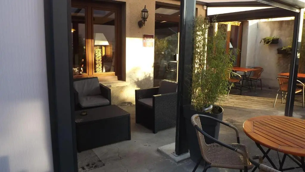 LOGIS Hotel Restaurant Auberge Du Cheval Blanc