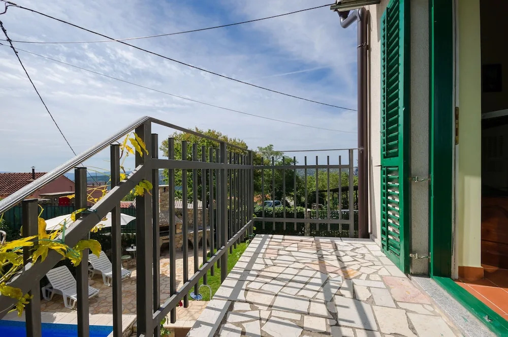 VILLA BARETIC