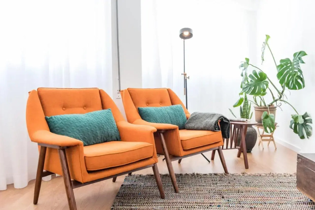 GuestReady - Orange Basket Flat