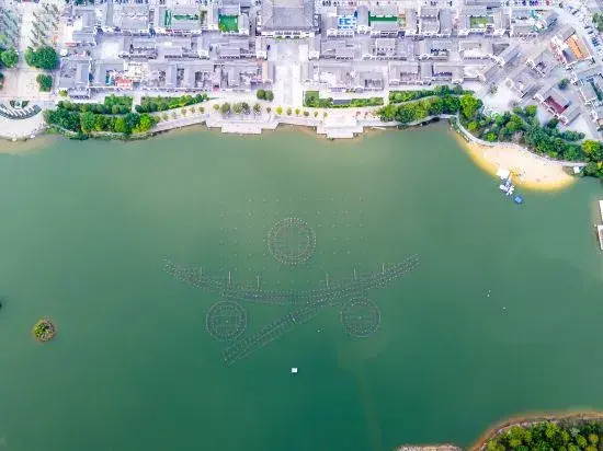 Star & Romantic Hotel (Honghe Water Town Huquan)
