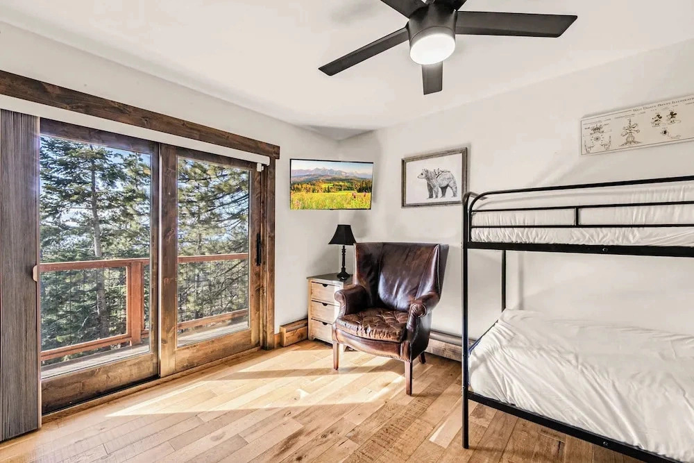Tahoe Nirvana Mountain Views