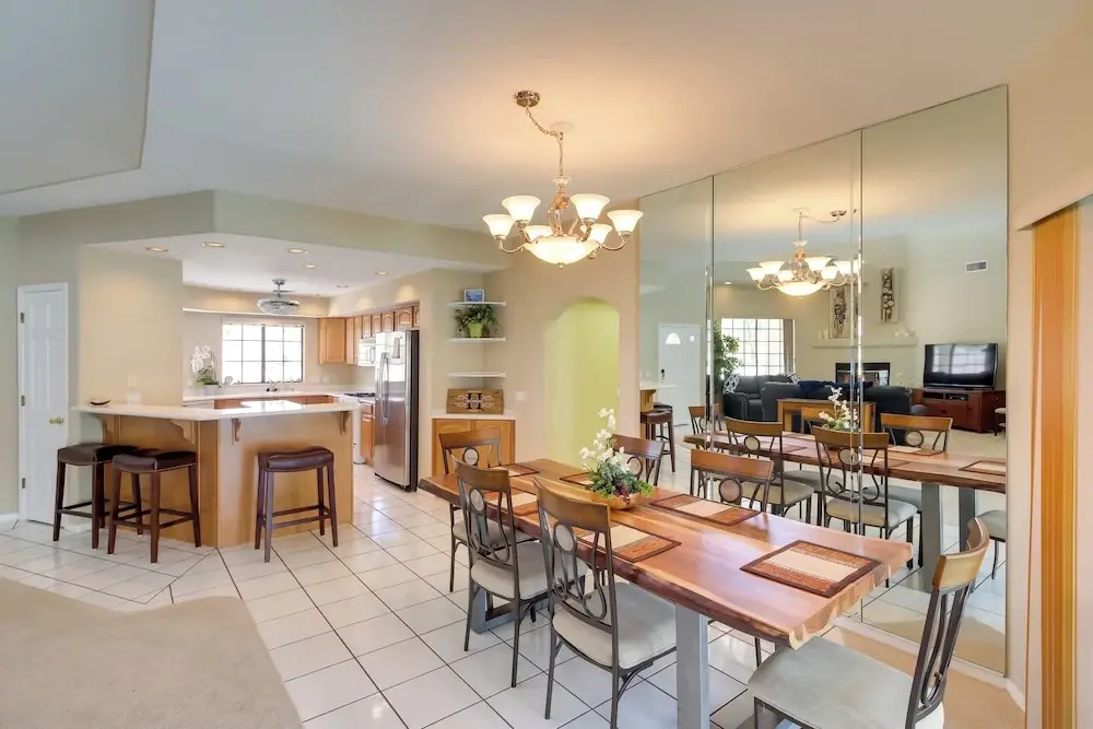 3 Mi to Lake Havasu: Luxe Home w/ Pool & Spa!